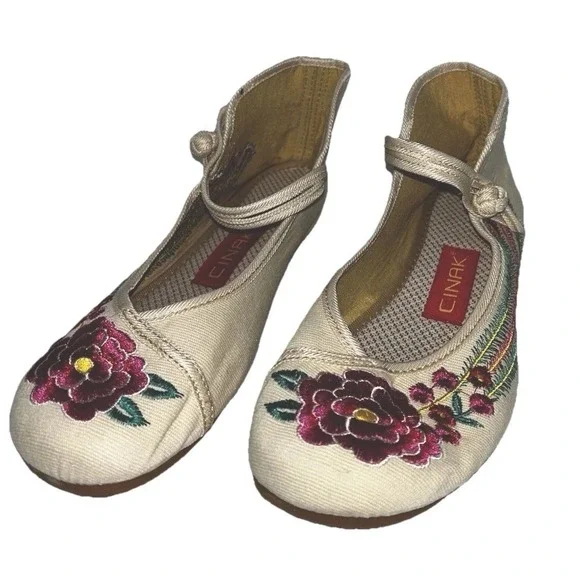 Cinak Cute Embroidered Mary Jane Textile Denim Comfort Beige Size 42. NWOB - Picture 1 of 11